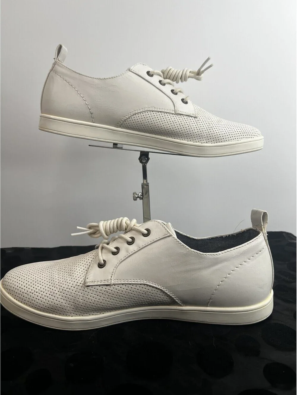 ALDO Men's Size 9 White Perforated Casual Oxford Sneakers Lace Up Comfort Shoes
